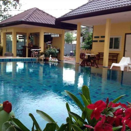 Pius Place Pattaya Exteriör bild